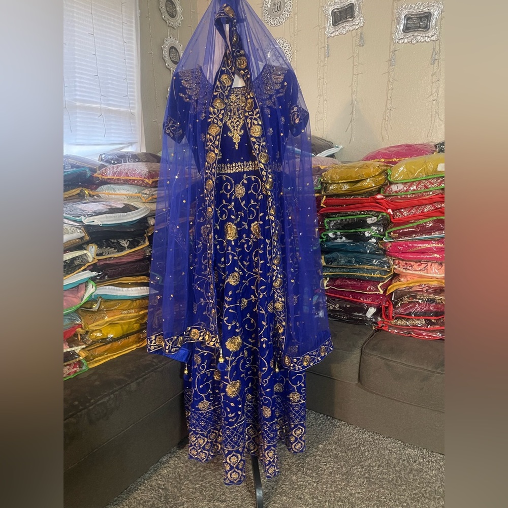 Anarkali #dress With Dupatta, royal blue velvet gown short sleeve